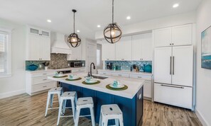 House, 5 Bedrooms | Private kitchen | Fridge, microwave, stovetop, dishwasher - Under the Sea by AMI Locals (Anna Maria)