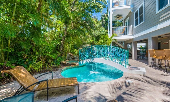 Casa, varias camas | Alberca