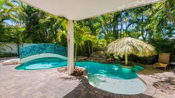 Casa, varias camas | Alberca