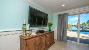 Casa, 5 habitaciones | 5 habitaciones, tabla de planchar con plancha y ropa de cama