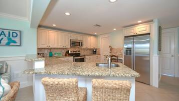 Casa, 5 habitaciones | Cocina privada | Refrigerador, microondas, parrilla de estufa y lavavajillas