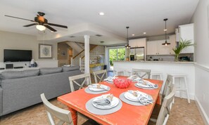 Dining - Sunrise Shore by AMI Locals (Anna Maria)