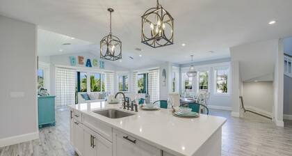 Seaside Magnolia by AMI Locals