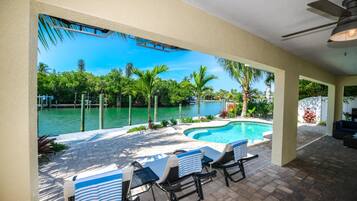 House, 4 Bedrooms | Pool