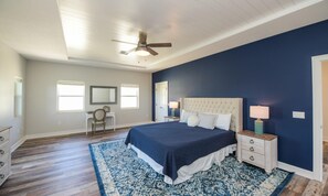Room - Paradise on Pine by AMI Locals (Anna Maria)