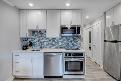 Awesome Ocean View! Coligny Area! Updated and CLEAN 1 Bedroom! #380