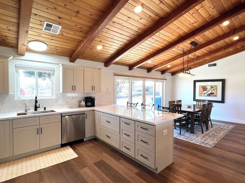 Enjoy a relaxing getaway in Wine Country!