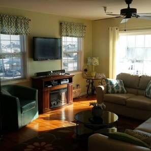 Stereo - Nw2300 New Jersey Ave-301 (North Wildwood)