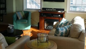 Stereo - Nw2300 New Jersey Ave-301 (North Wildwood)