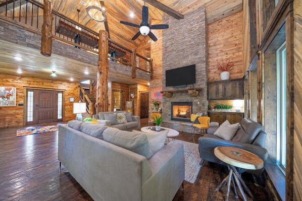 TV connectée, cheminée, jeux vidéo, chaîne hi-fi