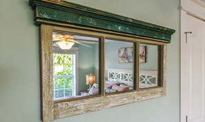 House, 2 Bedrooms | 2 bilik tidur, seterika/papan seterika, cadar katil 