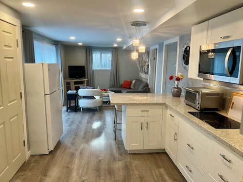 Starlight Poolside ~ 1 bedroom suite