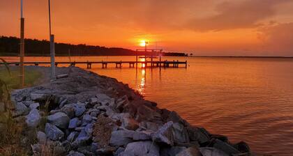 Pamlico Paradise w/ private boat ramp and dock