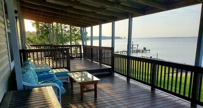 Pamlico Paradise w/ private boat ramp and dock