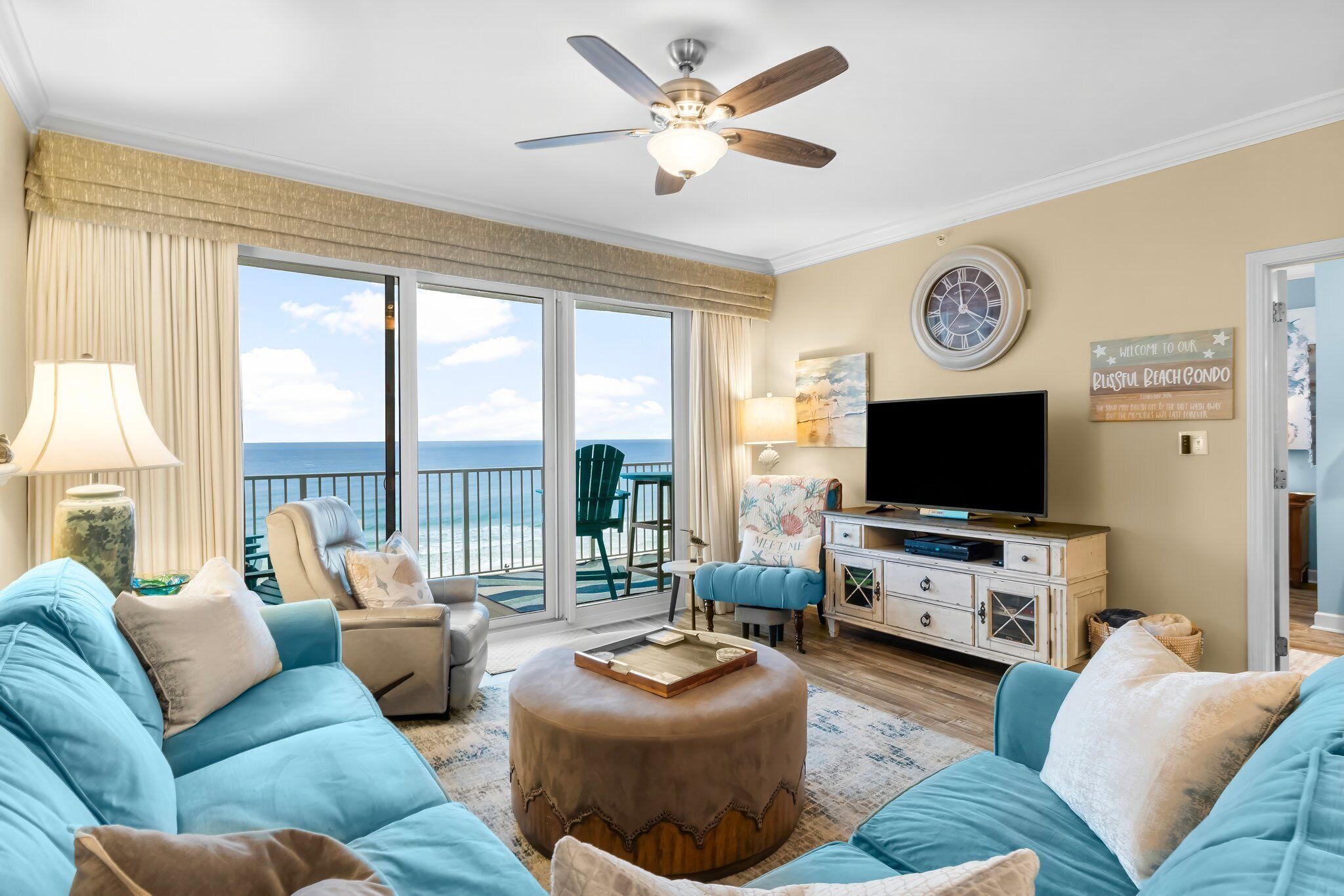 Smart-tv, videospil, dvd-afspiller, bøger