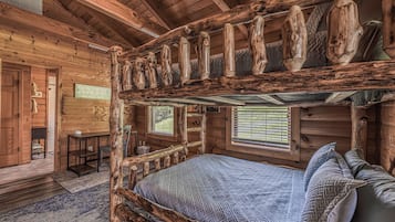 4 bedrooms, free WiFi, bed sheets