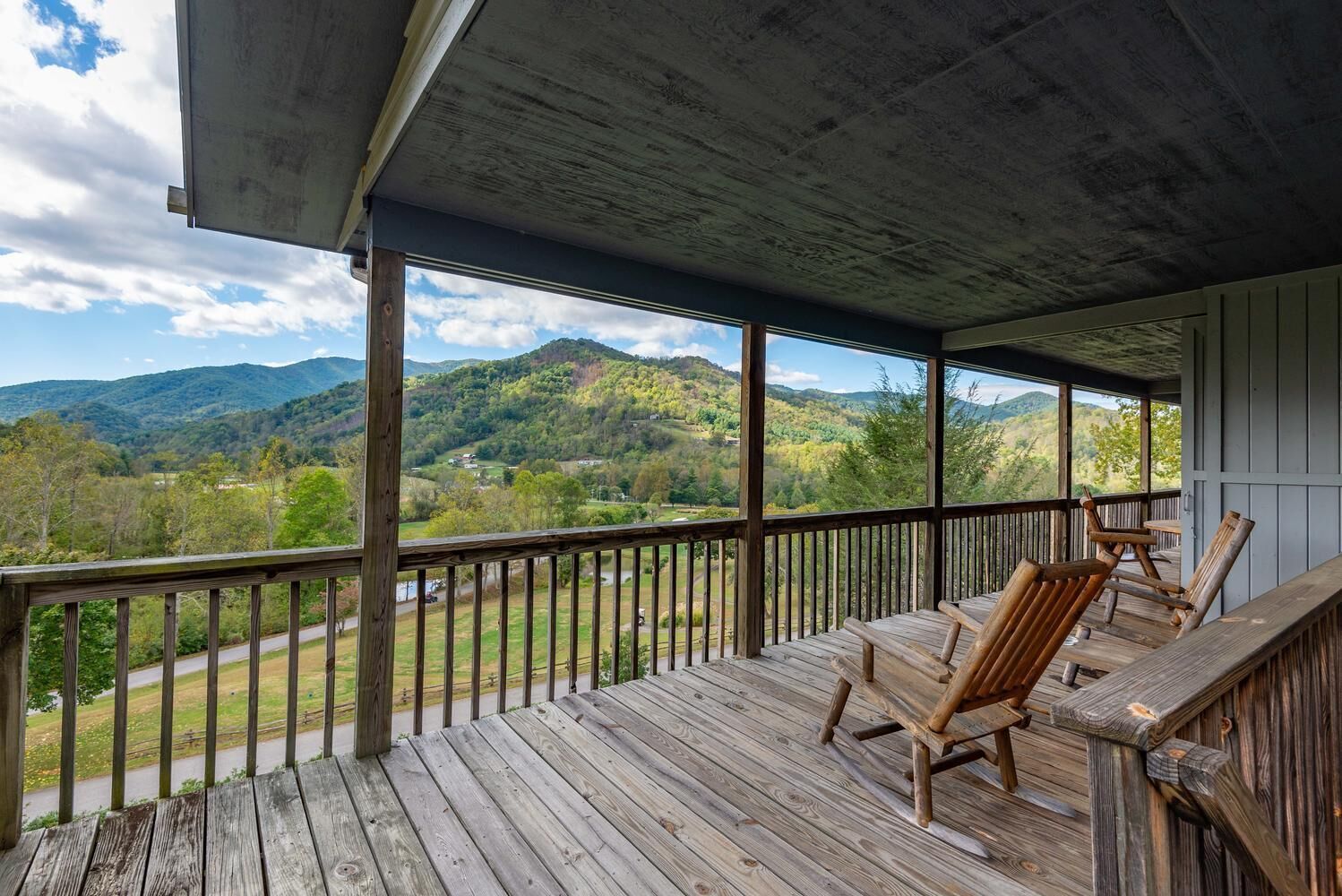 Springdale Cardinal Villa Lodging