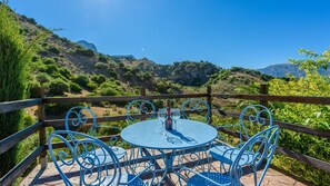 Outdoor dining - Villa Los Rosales El Gastor by Ruralidays (Cádiz)