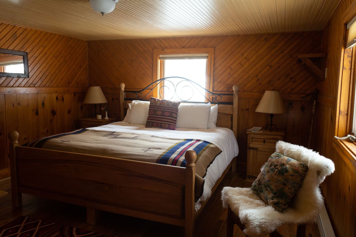 Værelse - 1 kingsize-seng (Lodge Room) | 1 soveværelse, sengetøj