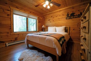 Aspen Lodge Cabin | Bed sheets - Beyul Retreat (Meredith)