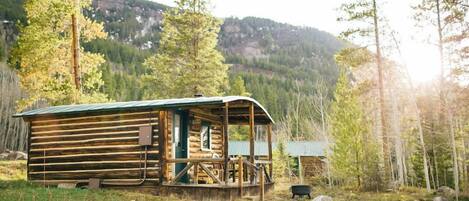 Snug Cabin | Bed sheets