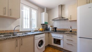 Fridge, microwave, oven, stovetop - Camino de la Huerta Montejaque by Ruralidays (Málaga)