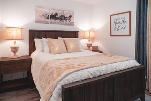 3 habitaciones, tabla de planchar con plancha, cuna de viaje y wifi