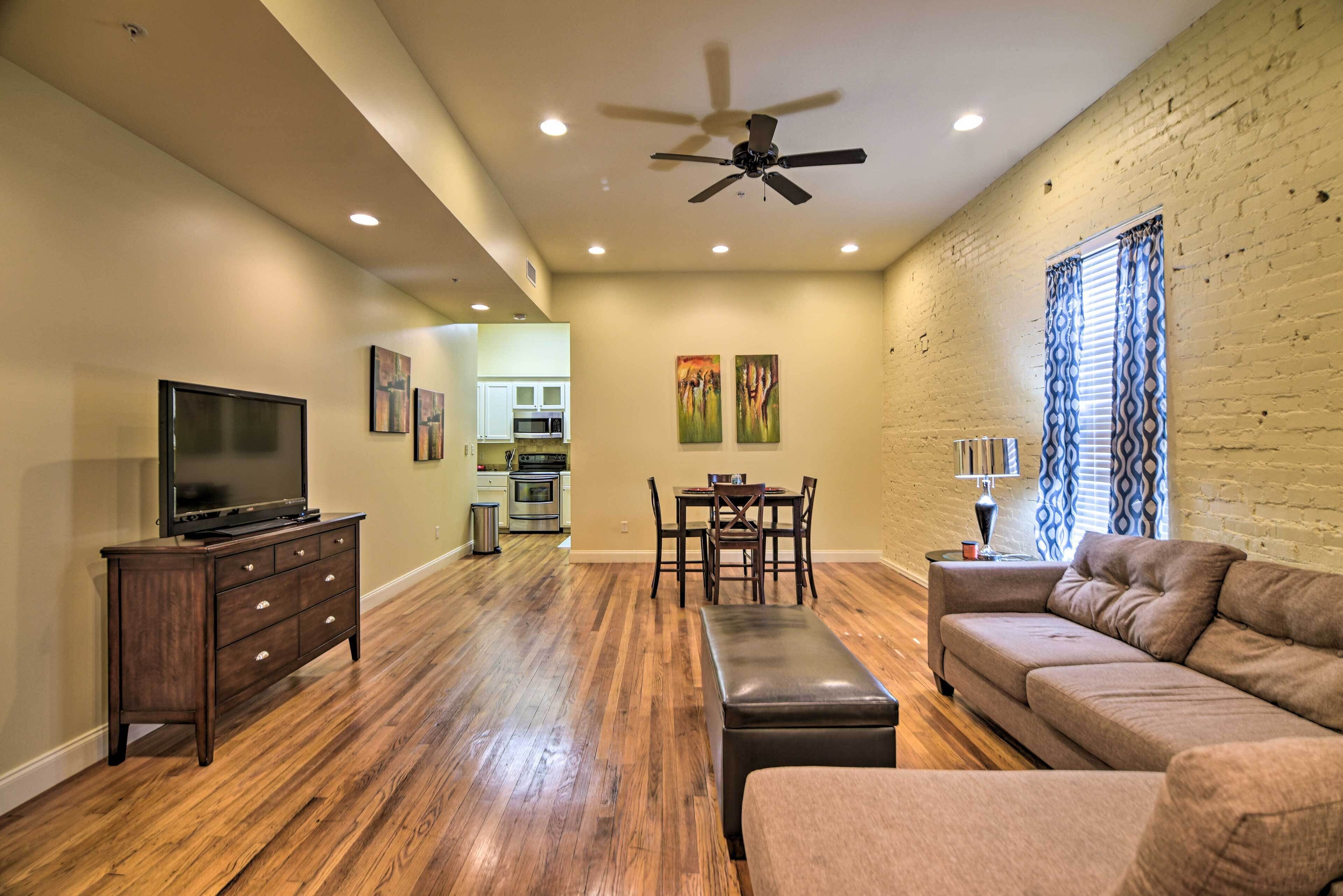 Modernized Downtown Condo w/ Patio & Grill Access!