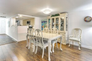 Dining - Golf Course Views & Beach Access: Shipyard Villa (Hilton Head Island)