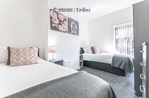 3 bedrooms, in-room safe, desk, iron/ironing board