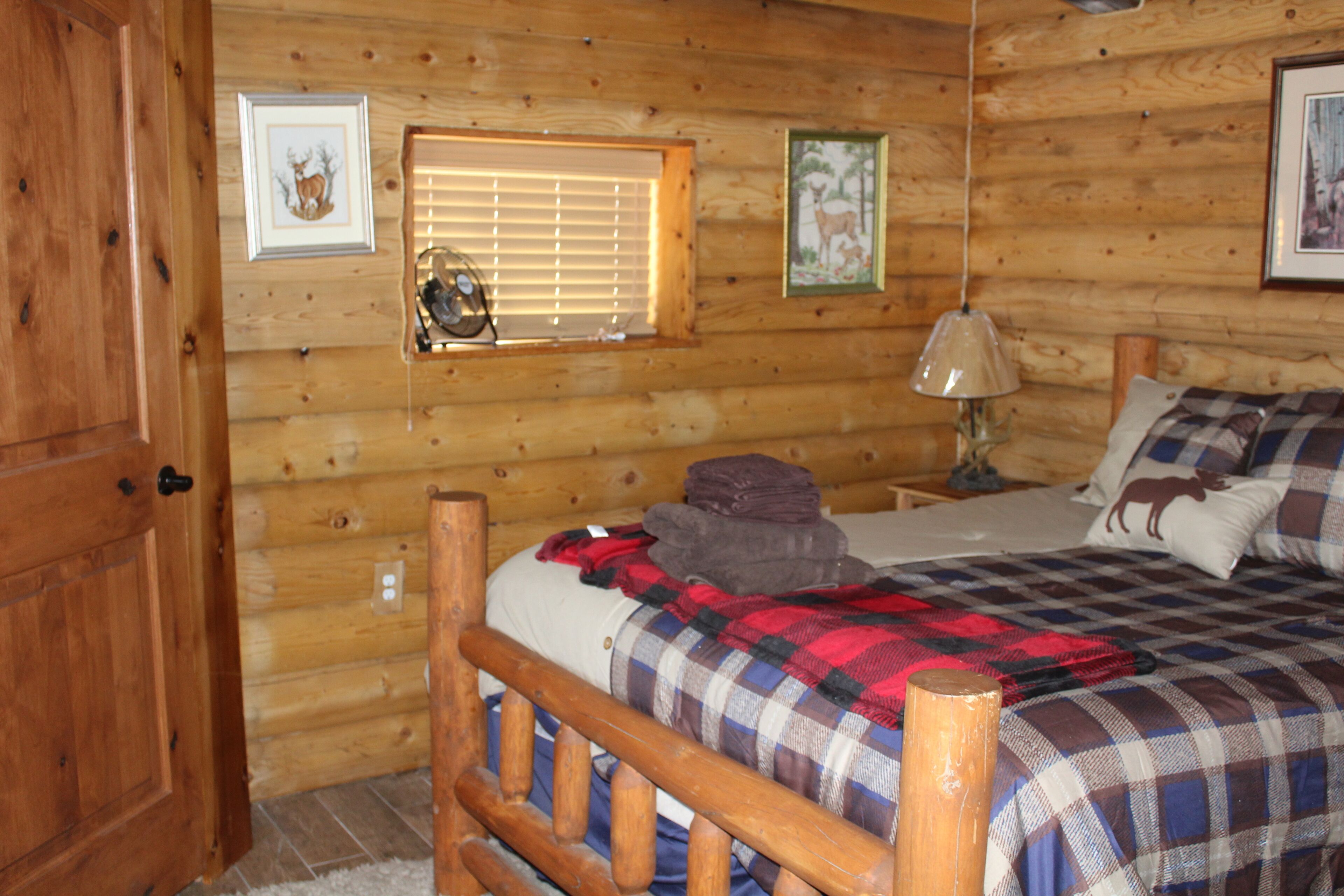 Cute 2 bedroom cabin in Kingston NV