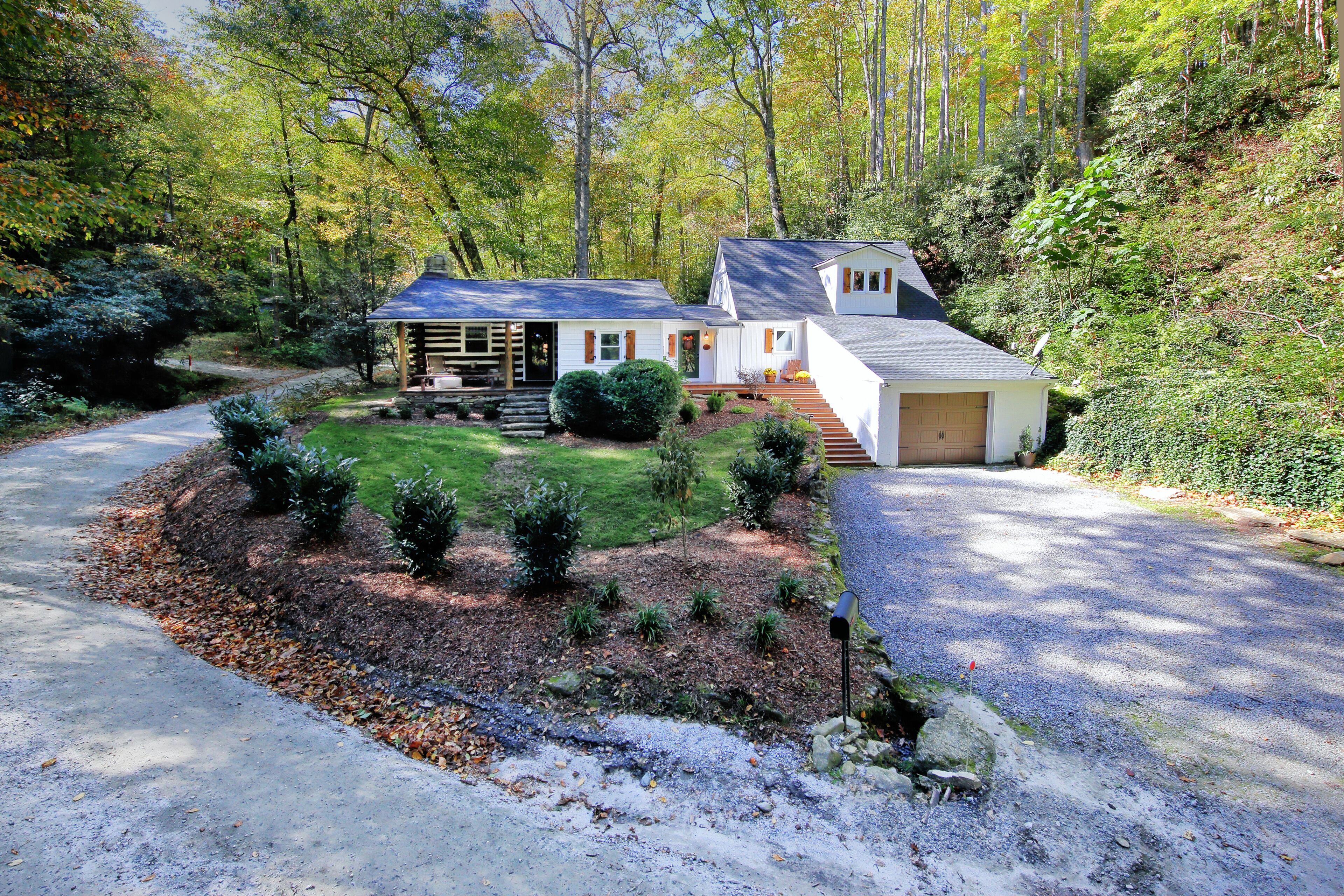 Hickory Creek Hideaway - A cozy mountain cabin