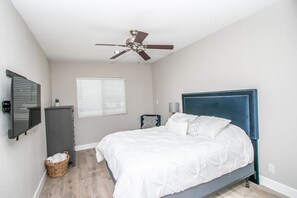 1 chambre, fer et planche Ă repasser, Wi-Fi gratuit, draps fournis