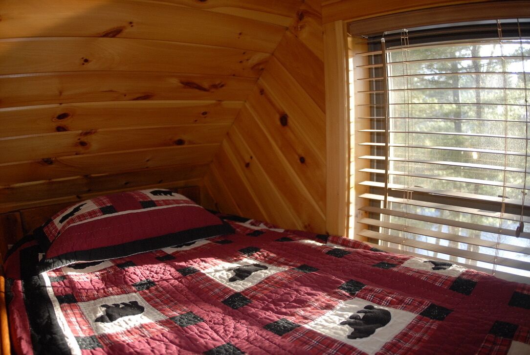 2 soverom, skrivebord, strykejern/-brett og wi-fi (inkludert)