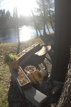 Property grounds - Raquette River Retreat Potsdam NY (Potsdam)