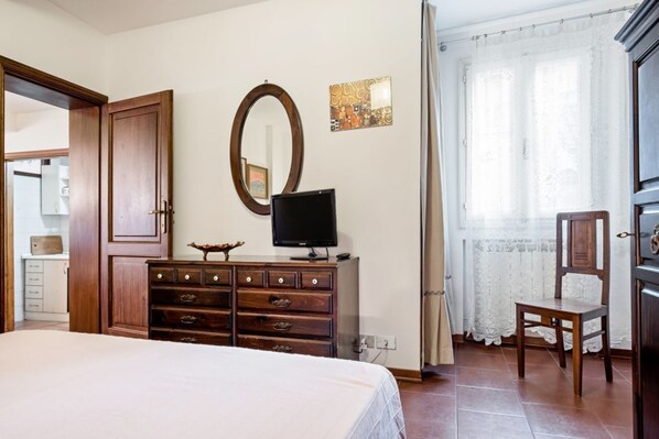 1 bedroom, iron/ironing board, Internet