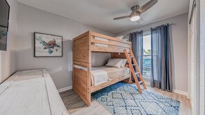 3 chambres, fer et planche à repasser, Wi-Fi gratuit, draps fournis
