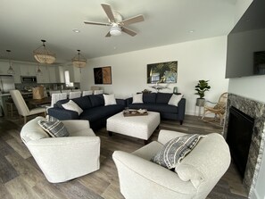 Smart TV, fireplace - New 5 bedroom & 6 bathroom waterfront home on canal with pool close to beach! (Fenwick Island)