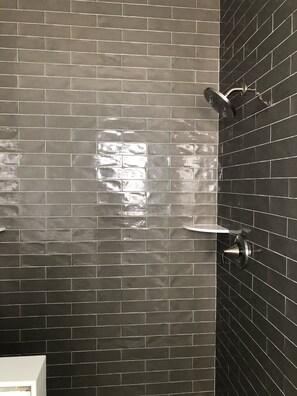 Duschwanne, Toilettenpapier