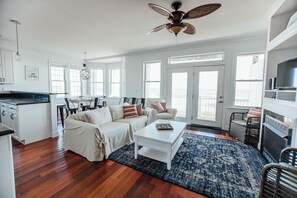 Smart TV, video games, DVD player, table football - ✶Yoga Session✶ Oceanfront✶Hot Tub ✶Game Room✶Arcade Room✶Elevator (North Topsail Beach)