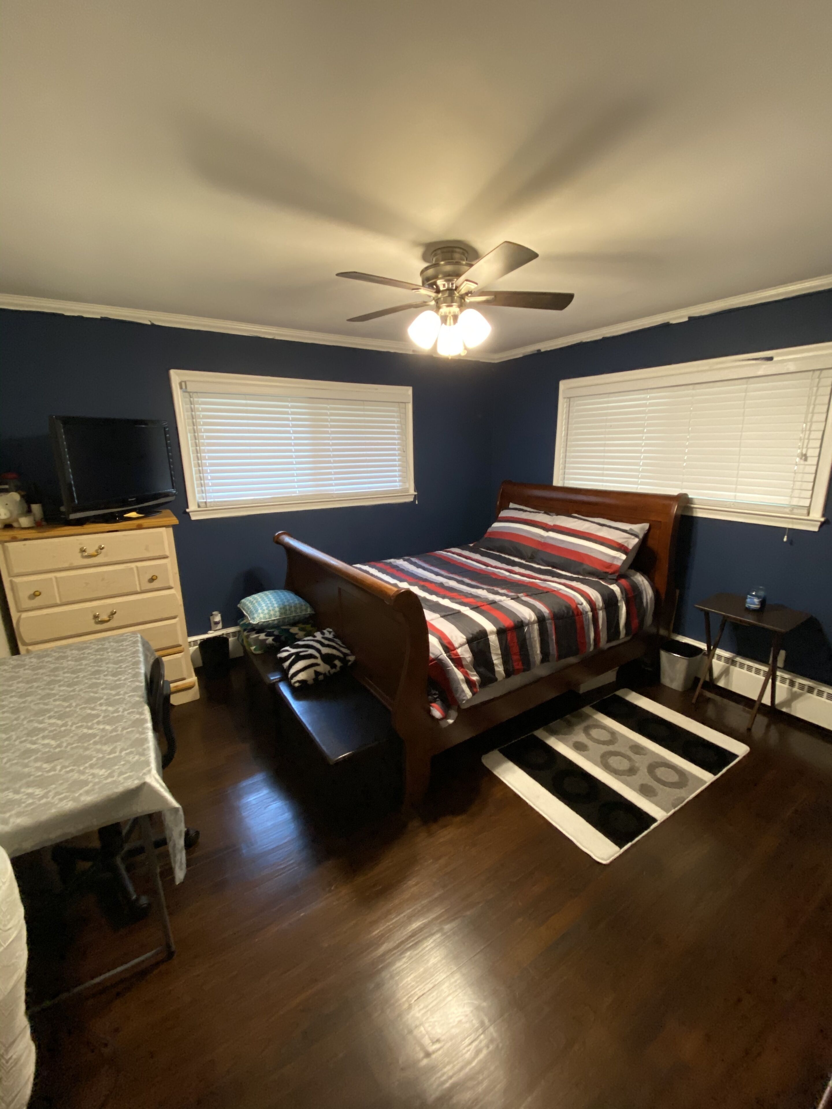 Modern Home, Secluded Hideaway in Southfield. 