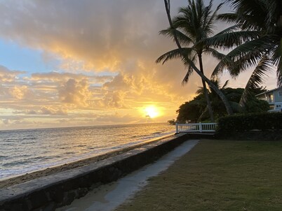 Tranquil Sandy Beachfront - minimal beach traffic. Like your own private beach