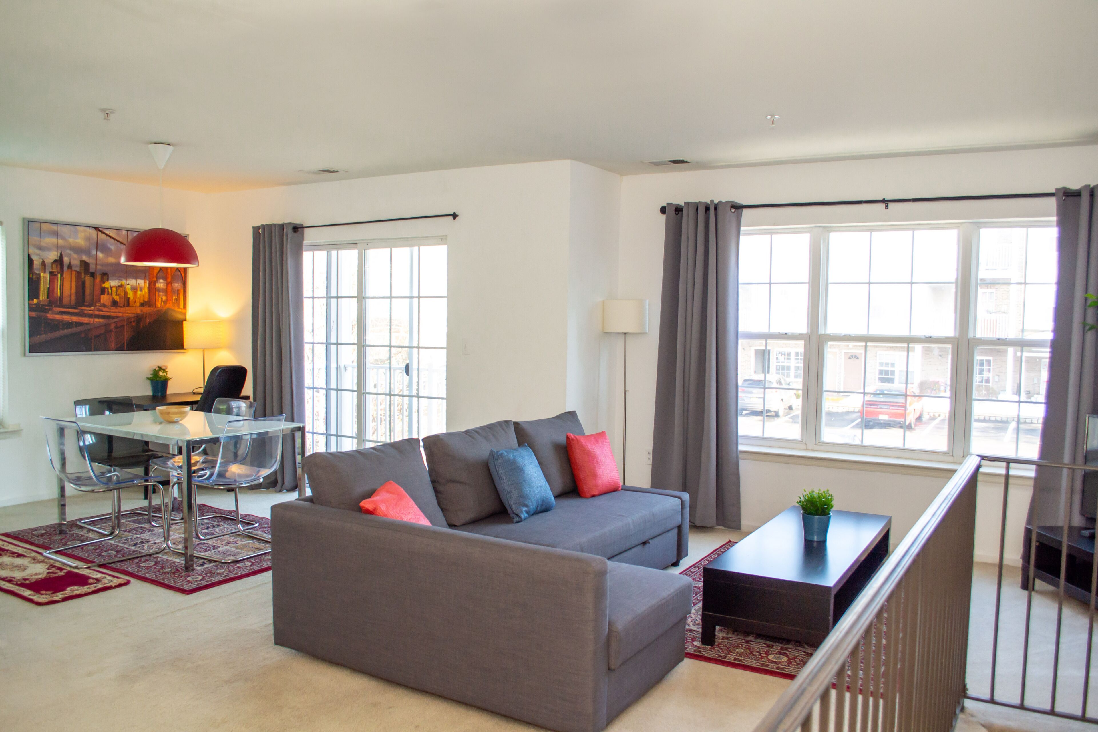 Large sunny 2 bed, 2.5 bath town home, 2 patios