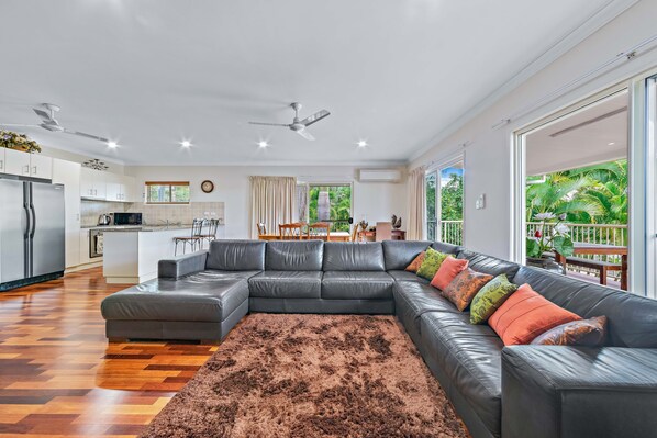 Standard Townhome | Living area - Bay Breezes - Cannonvale (Cannonvale)