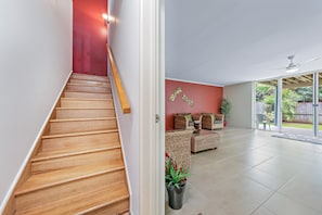 Staircase - Bay Breezes - Cannonvale (Cannonvale)