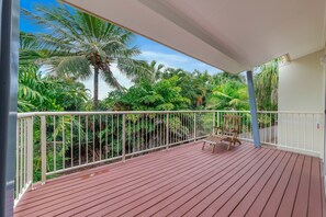 Standard Townhome | Balcony - Bay Breezes - Cannonvale (Cannonvale)