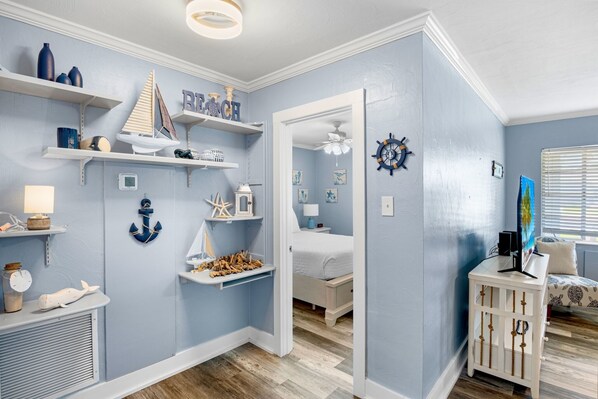 2 bedrooms, iron/ironing board, free WiFi, bed sheets - Dog-Friendly Home with Pool! 4 mins to the Beach - Starfish Cove, A (Holmes Beach)