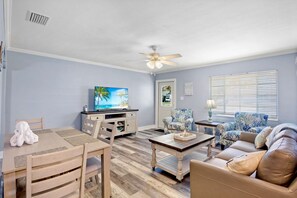 TV - Family Friendly Home, 4 mins to Beach! - Starfish Cove, B (Holmes Beach)