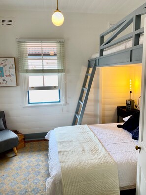 2 habitaciones, escritorio, tabla de planchar con plancha y wifi gratis 
