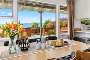 Dining - Edgewater Escape Rotorua (Rotorua)